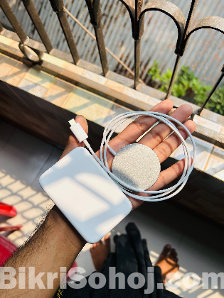 Wireless power bank + charger comboo